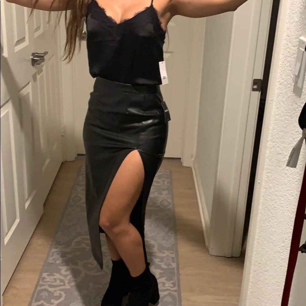 NWT black skirt 💕